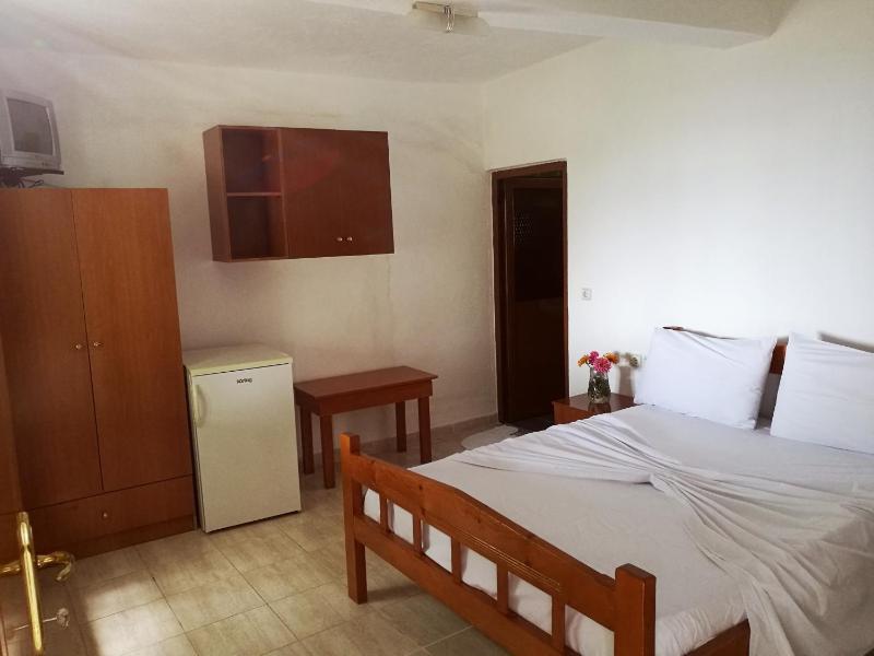 Deluxe Double Room image 2