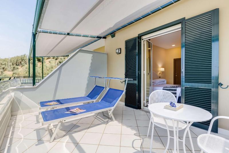 Junior Suite with Sea View image 1