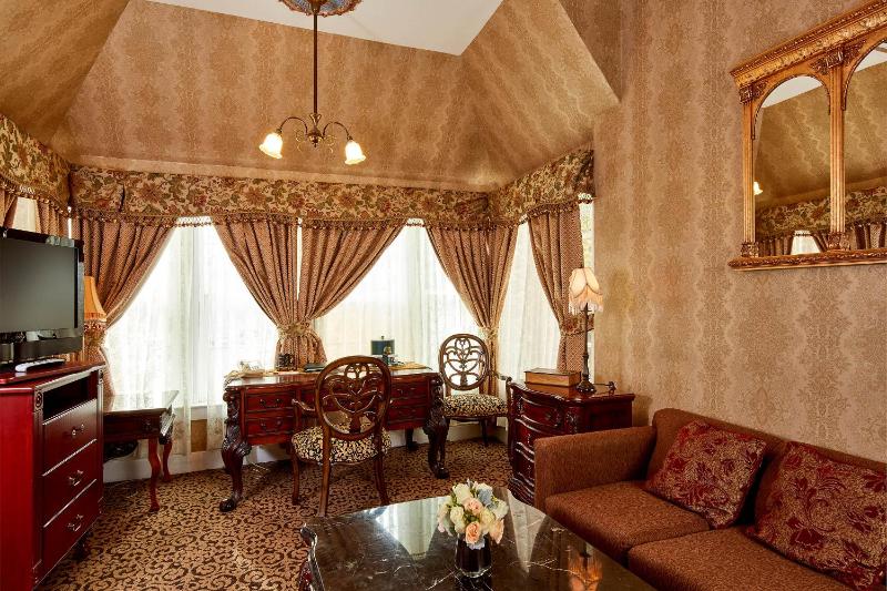 Executive Suite image 3