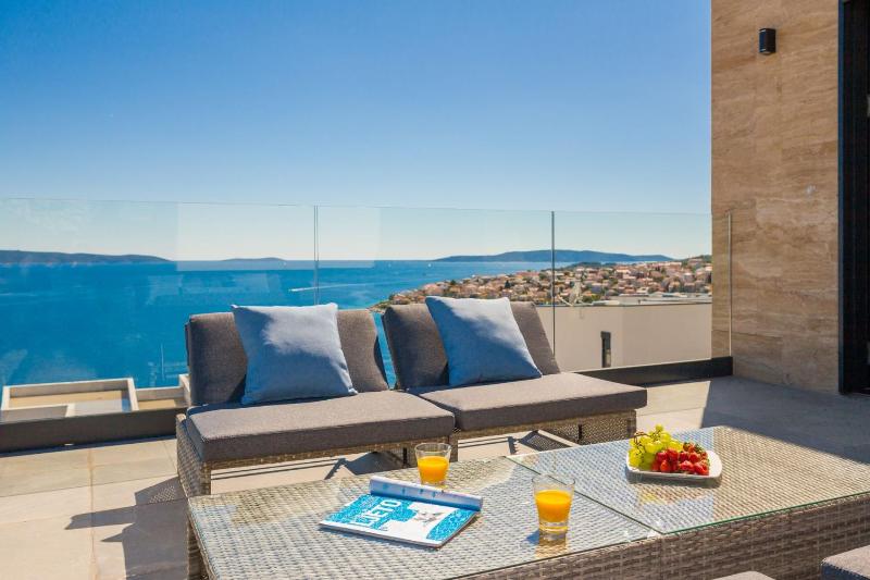 Superior Villa image 3