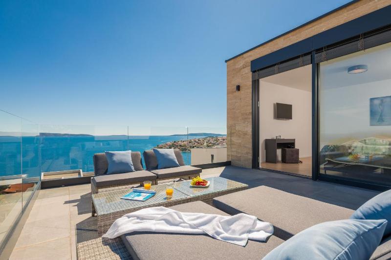 Superior Villa image 2