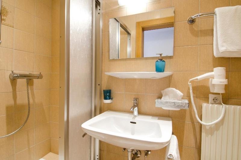 Apartment with Balcony image 3