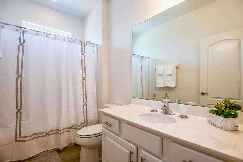Ten-Bedroom Holiday Home image 2