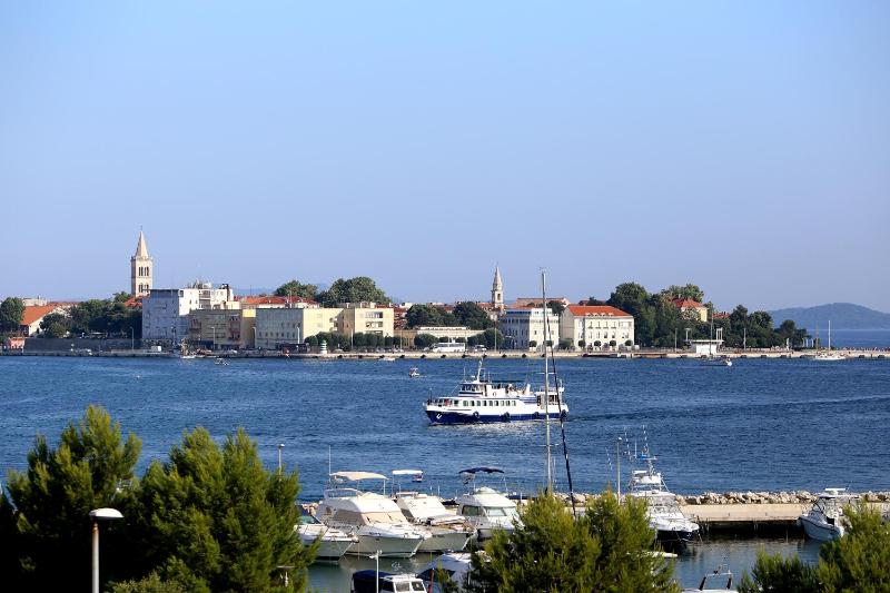 Studio Apartment with Sea View image 3