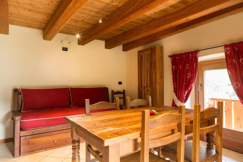 Two-Bedroom Apartment - Split Level image 4