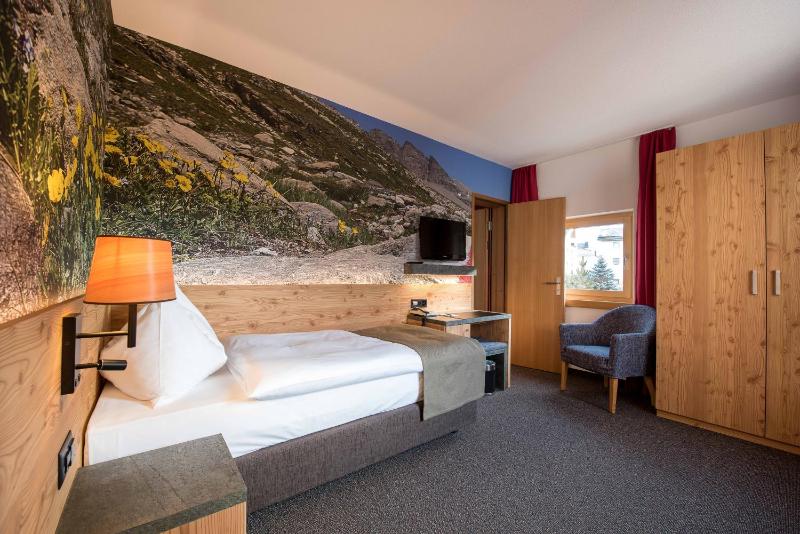Comfort Triple Room image 2