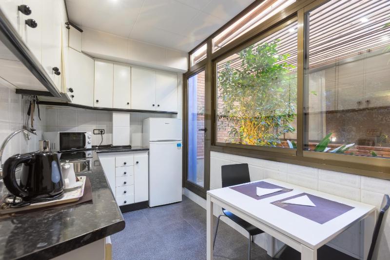 Superior One-Bedroom Apartment image 4