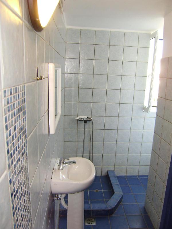Akrotiri Hotel - image 41