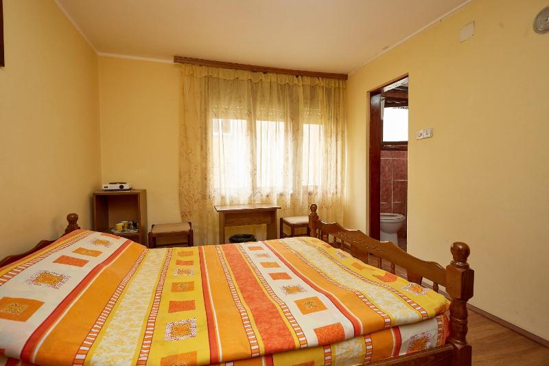 Studio Apartment image 3