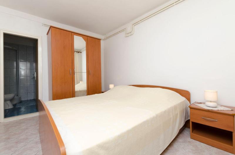 Double Room image 4