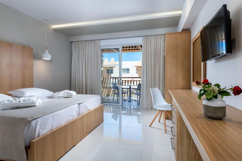 Deluxe Double Room image 1