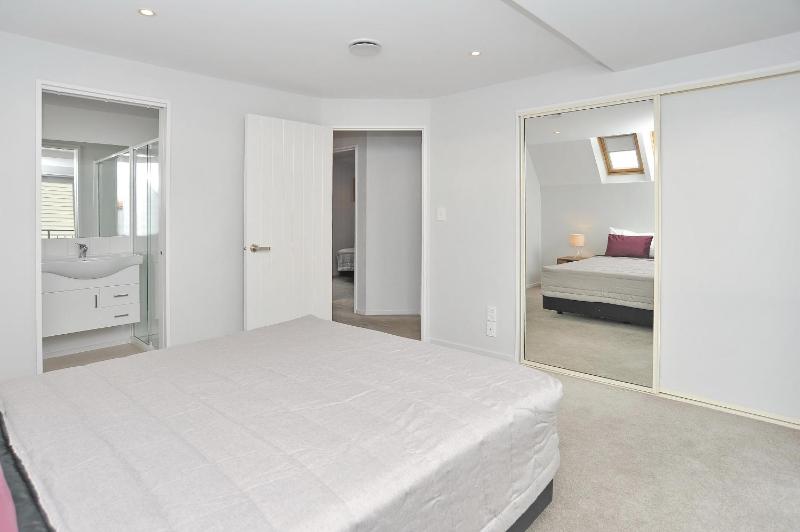 Regents Villas - Christchurch Holiday Homes - image 33