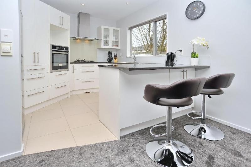 Regents Villas - Christchurch Holiday Homes - image 47