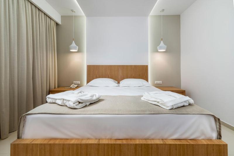 Deluxe Family Suite image 4