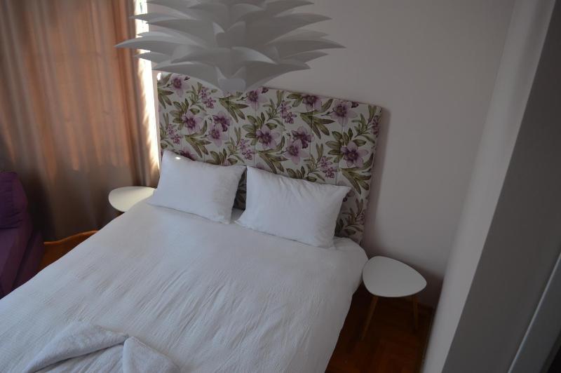 Single Room with Private Bathroom image 3