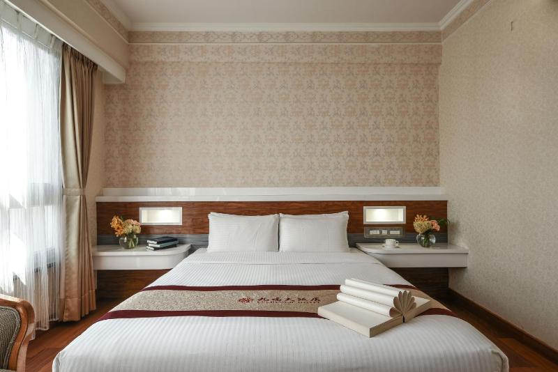 Ever Luck Hotel - image 15