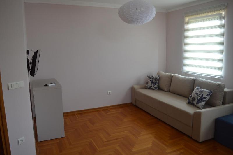 Triple Room with Private Bathroom image 2