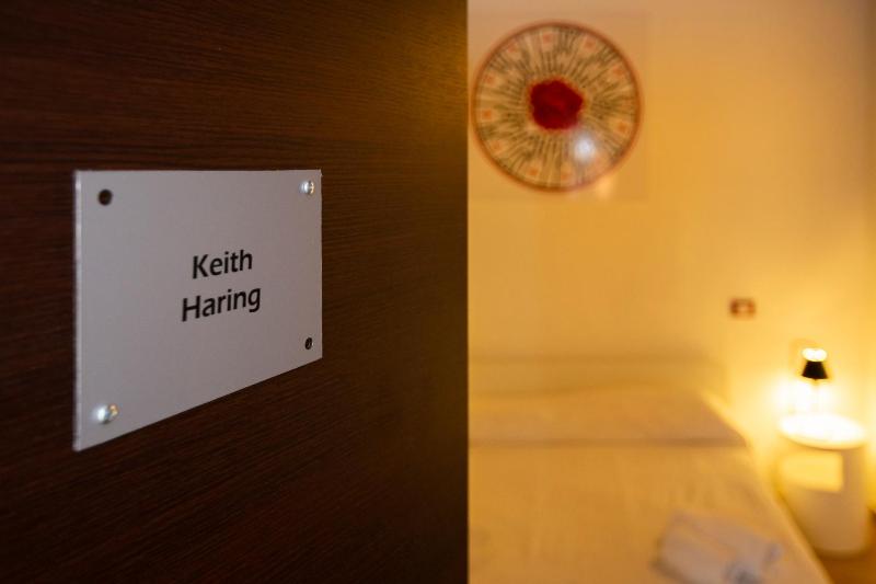 Double Room image 3