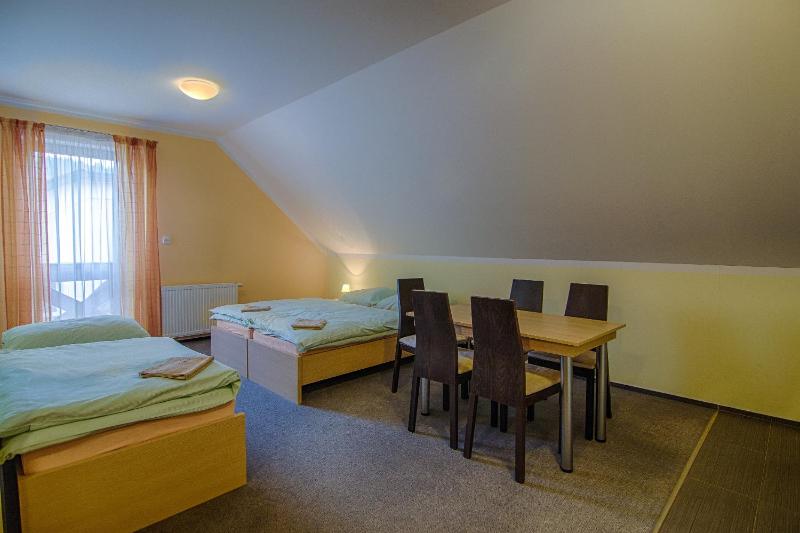 Apartment with Kitchen and Garage (5 Adults) c.7 image 2