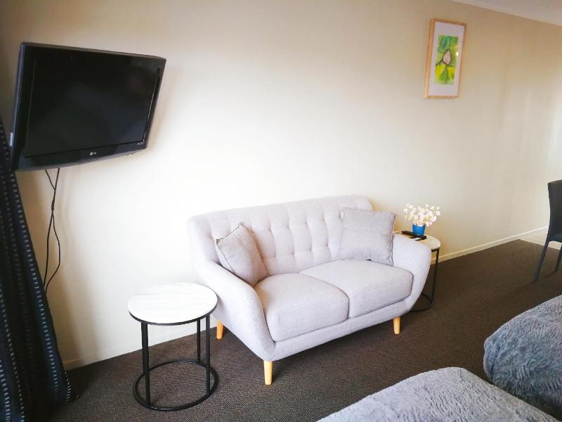 Le Chalet Suisse Motel Taupo - image 8
