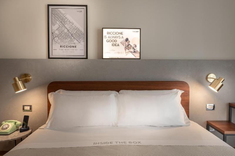 Superior Triple Room image 2