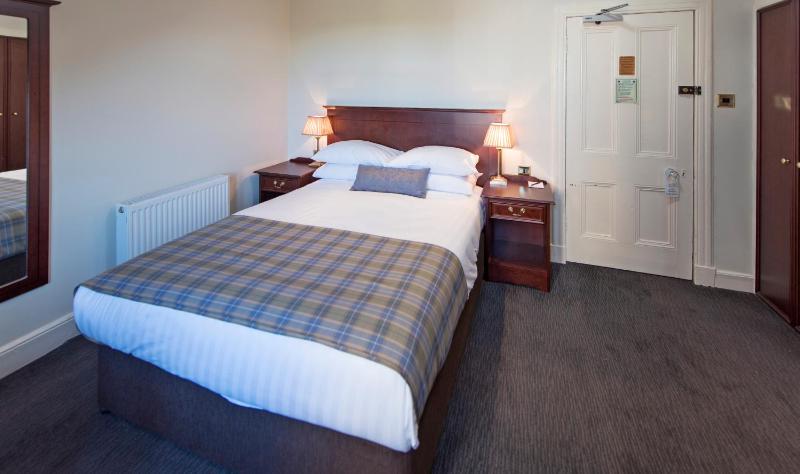 Superior Double Room with Garden View image 3