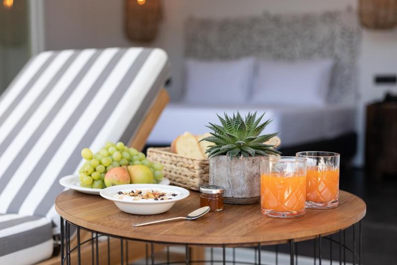 Gem Suite with Outdoor Hot Tub image 4