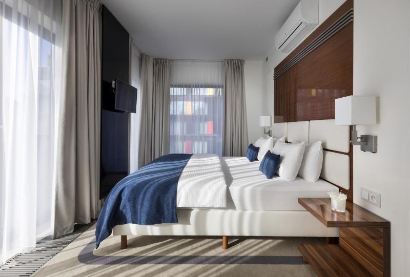 Two-Bedroom Apartment with Terrace image 3