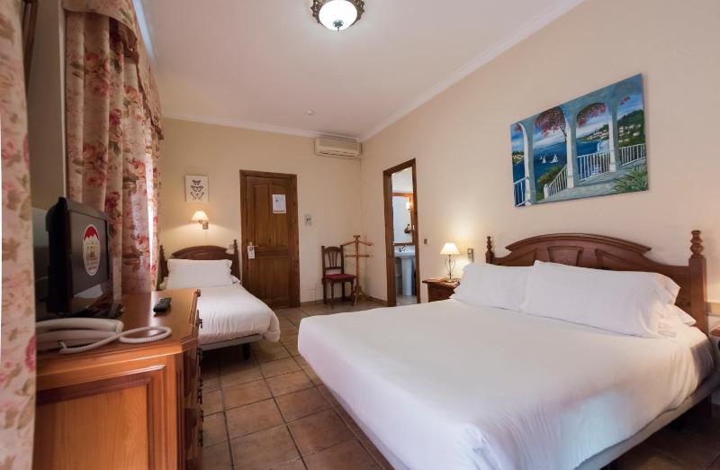 Triple Room image 3