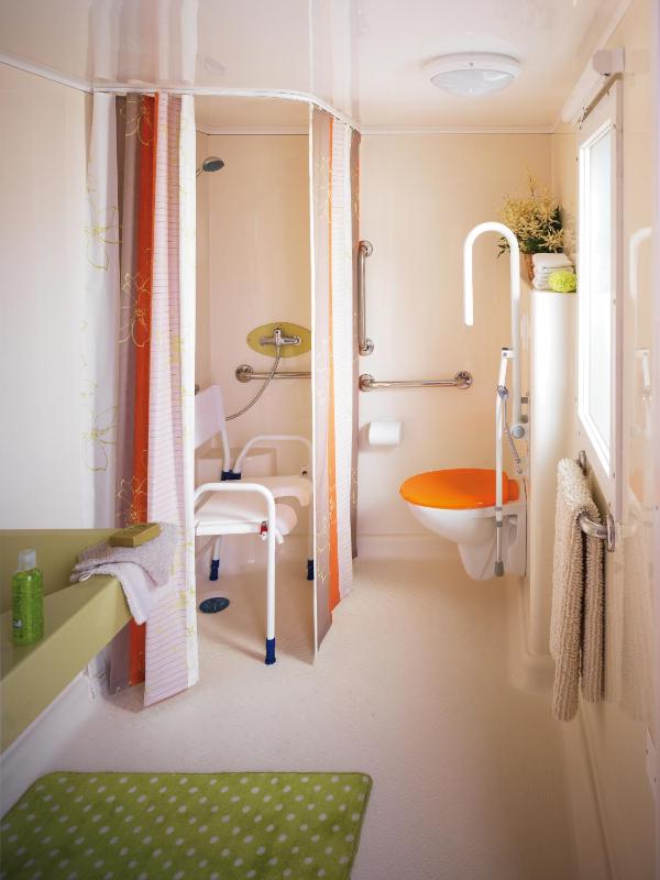 Two-Bedroom Bungalow (3 Adults) Helios  - Disability Access image 2