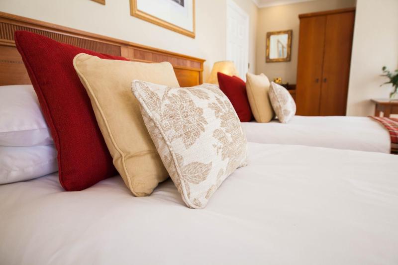 Double or Twin Room with Garden View image 3