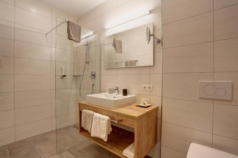 Single Room with Terrace image 3