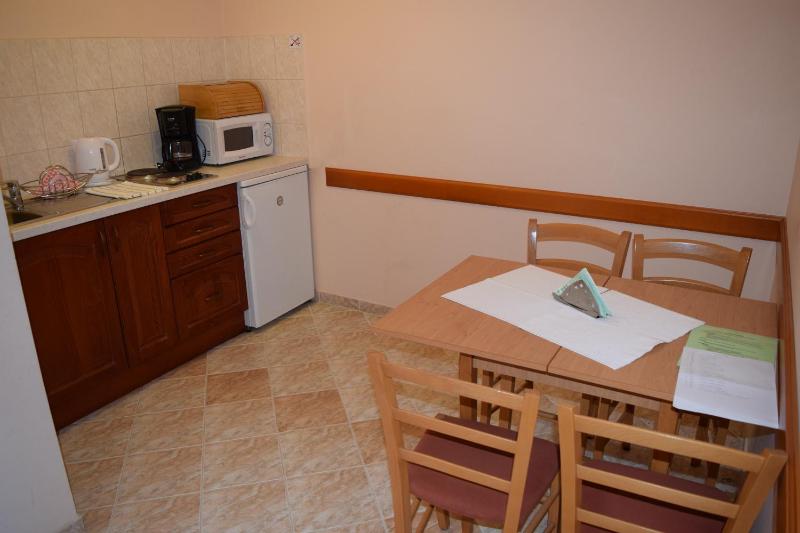 One-Bedroom Apartment image 2