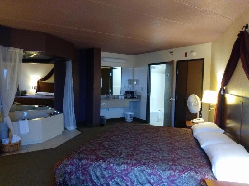 King Suite image 2