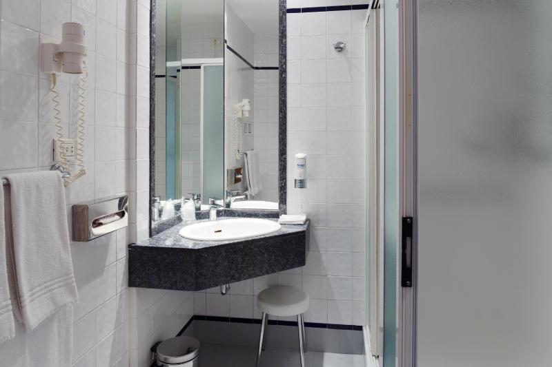 Superior King Room image 1
