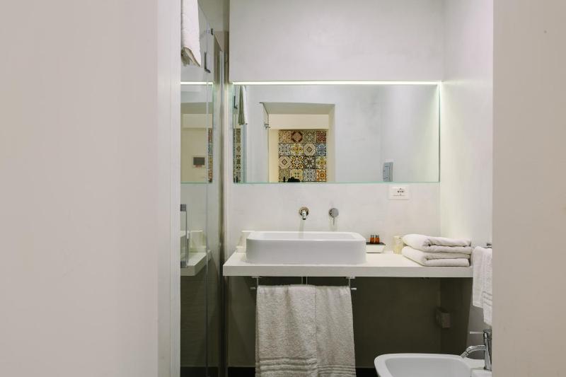 1743LOft - image 6