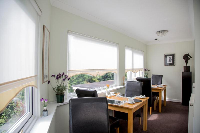 Carlton Court - image 28