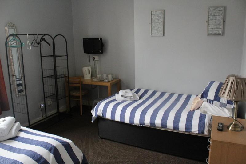 Triple Room - En Suite image 4