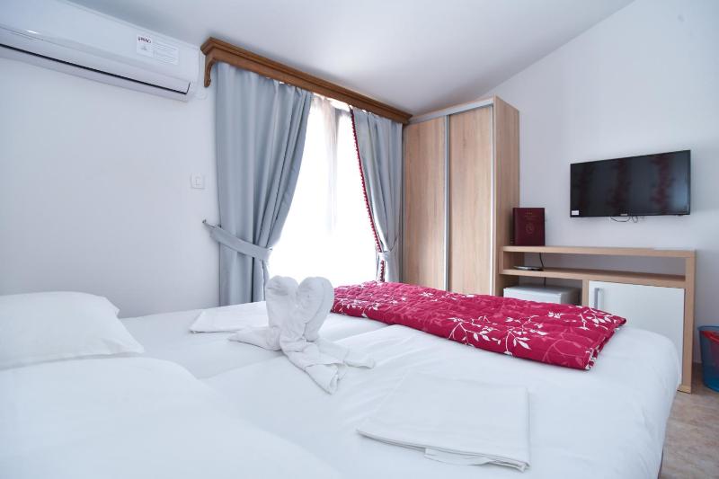Double or Twin Room with Balcony image 2