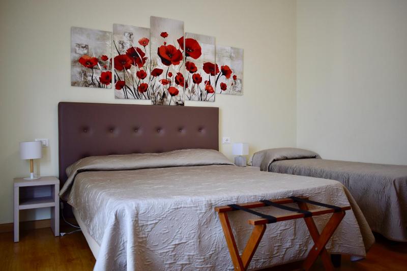 Double Room image 3