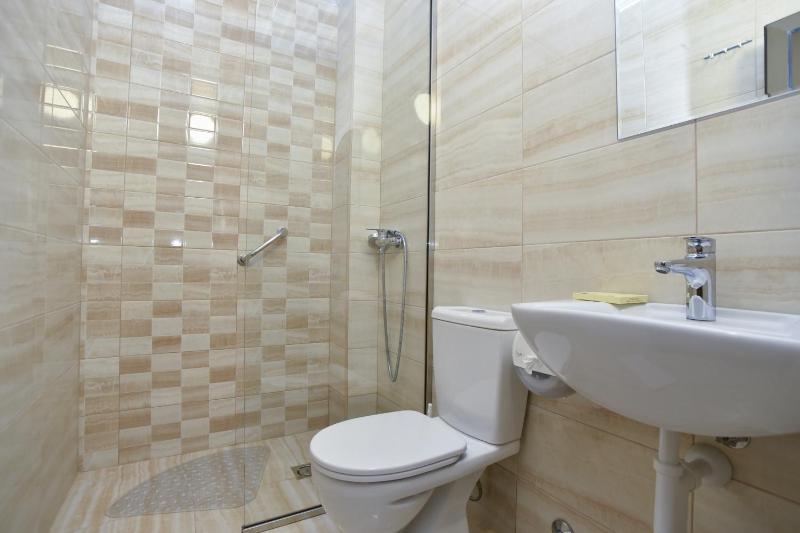 Triple Room with Balcony image 2