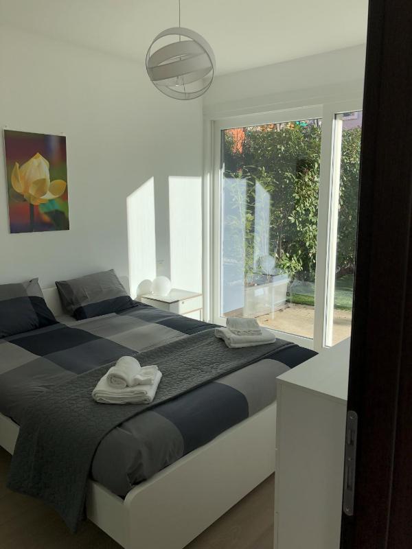 One-Bedroom Apartment with Garden View image 4