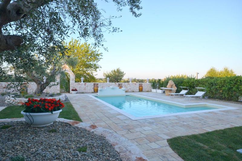 Villa with Garden View image 4