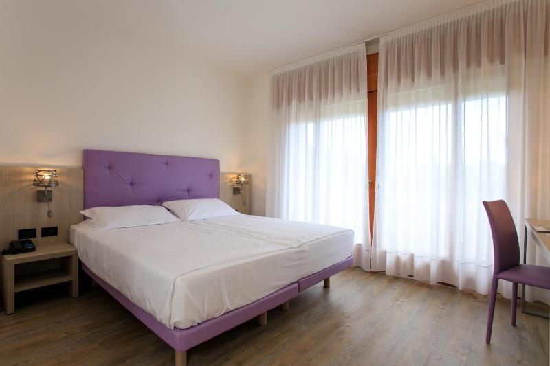 Classic Double Room image 1