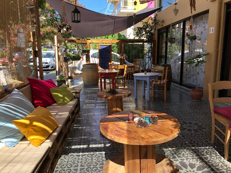 Rhodes Backpackers Boutique Hostel and Apartments - image 1