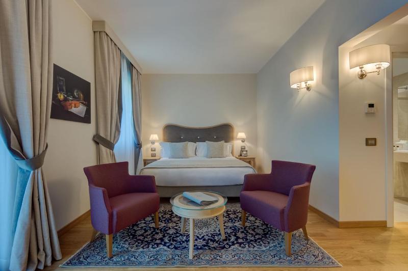 Double Room with Terrace image 3