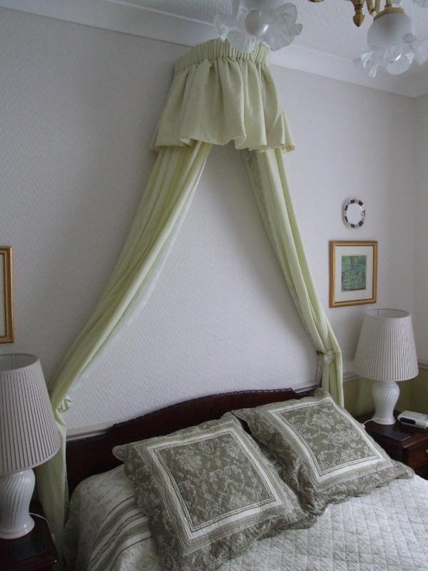 Double Room with Bath image 2