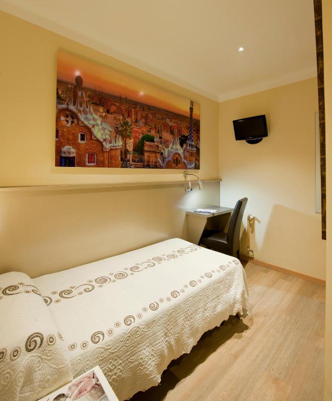 Single Room with Private Bathroom image 2