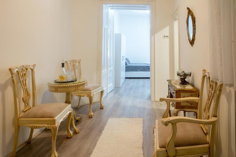 Apartment image 4