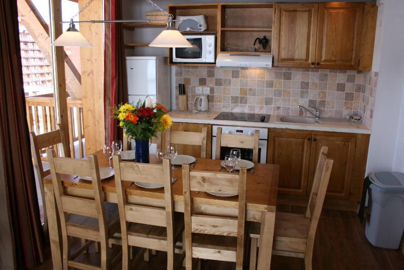 Duplex Three-Bedroom Apartment (6-8 adults) image 4